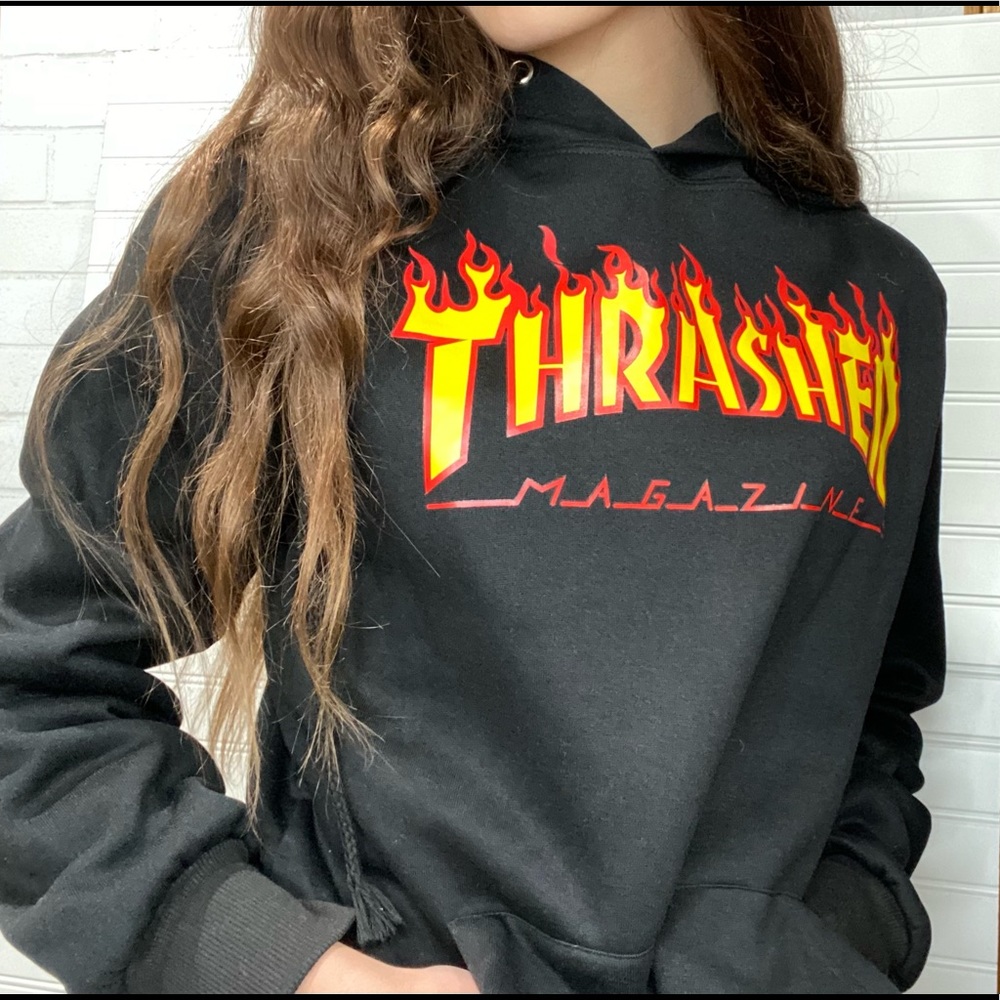 S Black drawstring Thrasher hoodie